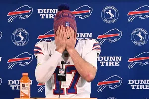 ¡Desconsolado! Josh Allen rompe en llanto tras eliminación de Bills