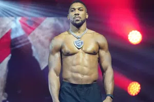 Anthony Joshua publica su primera actualización tras el accidente que mató a dos amigos