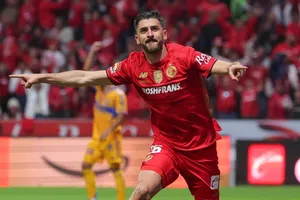 Paulinho logra hazaña que sólo se había conseguido una vez en toda la historia de la Liga MX
