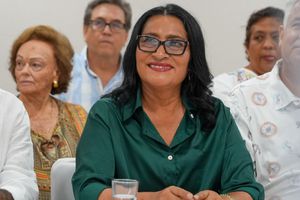 Alcaldesa de Acapulco bajo investigación por aceptar lujoso collar de 200 mil pesos