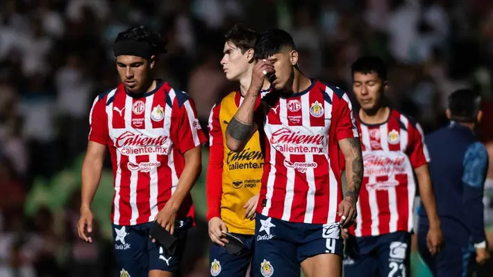 ¡Cómodos con pago! Alan Pulido y Érick Gutiérrez se aferran a Chivas sin jugar