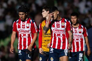 Gabriel Milito explica salidas de Alan Pulido y Erick Gutiérrez: "hay jugadores que no toleran ser suplentes"