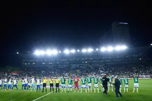 ¡Solo en la Liga MX! Elementos de seguridad presuntamente golpearon a aficionados en estadio de León
