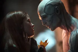 Guillermo del Toro revela dónde ver las escenas eliminadas de "Frankenstein"