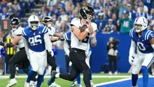 Trevor Lawrence anota dos touchdowns y Jaguars acarician el título de la AFC Sur al vencer a Colts