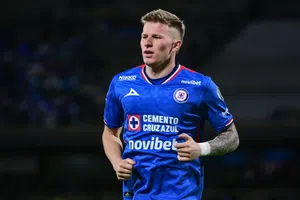 Bogusz reaparece con polémica foto en Polonia tras ausentarse en pretemporada de Cruz Azul