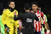 Sistema Semiautomático del Fuera de Lugar es utilizado para anular un penal favorable para Chivas