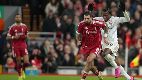 Liverpool goleó al Barnsley en la FA Cup y se enfrentará al Brighton