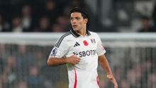 ¿Raúl Jiménez en peligro? Fulham puja fuerte por delantero de clase mundial