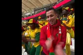 ¡Reencuentro! Aficionado marroquí que se hizo viral en Qatar 2022 reaparece con Senegal en Copa Africana
