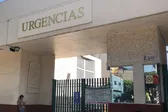 Hombre de la tercera edad agoniza y muere afuera de hospital en CDMX por no querer atenderlo