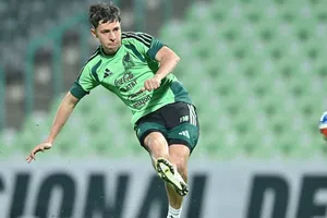 Mateo Chávez brilla en Europa con impresionante jugada en victoria del AZ Alkmaar