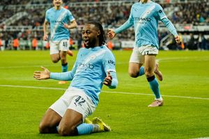 Manchester City, con goles de Semenyo y de Cherki, vencen al Newcastle en la Carabao Cup
