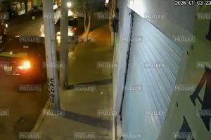 Revelan NUEVO VIDEO de cómo escapó la mujer que presuntamente atropelló y arrastró a motociclista en CDMX