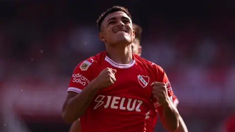 León ficha a Nicolás Vallejo procedente de Independiente
