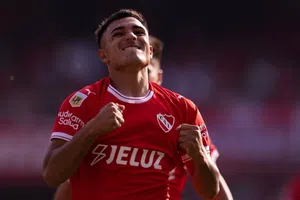 León ficha a Nicolás Vallejo procedente de Independiente
