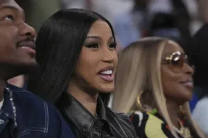 Cardi B defiende su relación con Stefon Diggs tras pasar Navidad separados