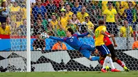 ¡Super Ochoa! FIFA recuerda la atajada de Paco Memo a Neymar en Brasil 2014