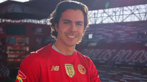 ¿Falta de humildad? Sebastián Córdova 'rechazó' regalo de aficionada del Toluca
