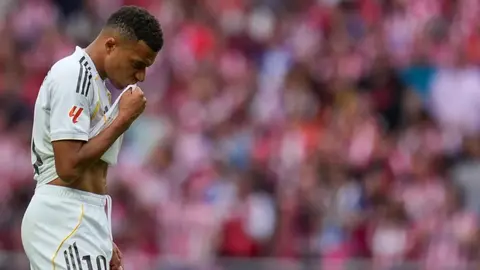 ¡Llegó la hora de Gonzalo! Real Madrid confirma baja de Kylian Mbappé para la Supercopa