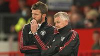 Ole Gunnar Solskjaer y Michael Carrick son opciones para dirigir al Manchester United