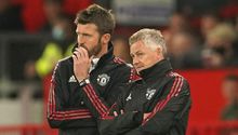 Ole Gunnar Solskjaer y Michael Carrick son opciones para dirigir al Manchester United