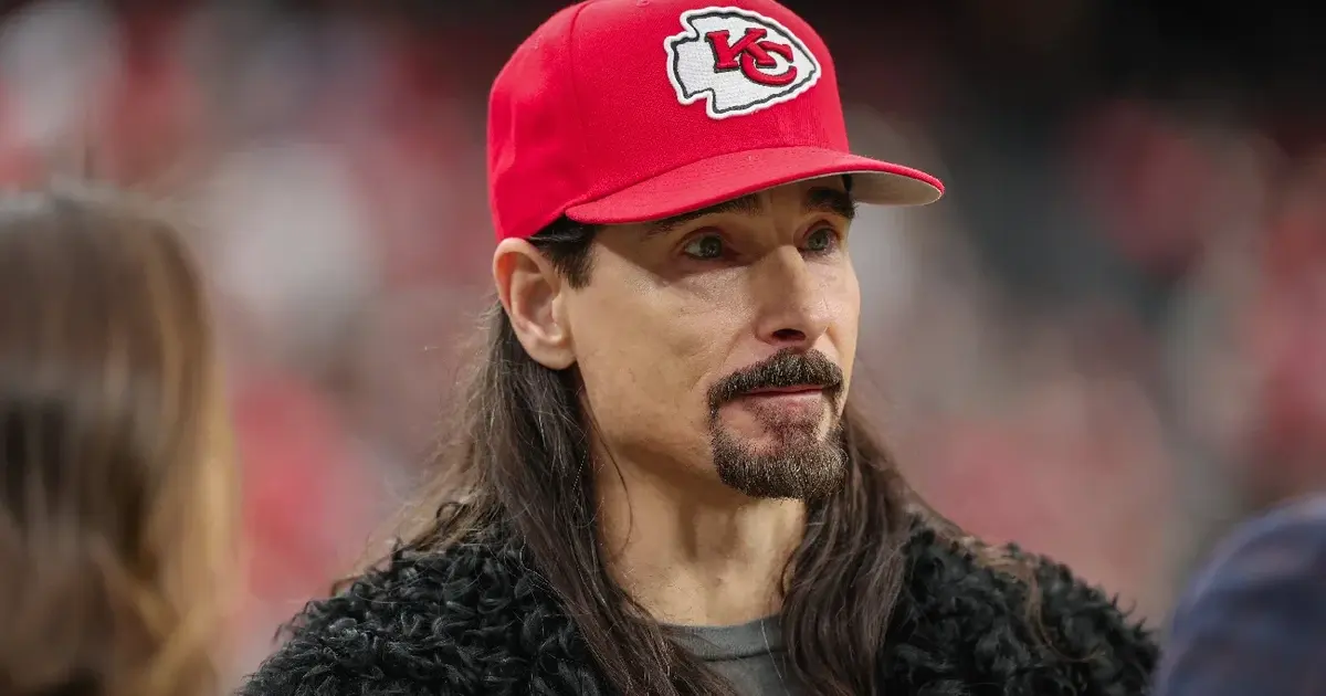 ¡Backstreet's back! Kevin Richardson presente en el juego de Kansas ...
