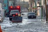 VIDEO: Fuga de agua inunda calles de la GAM y desperdicia millones de litros