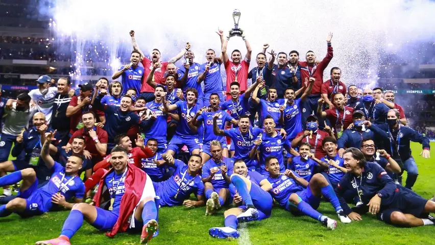 Jugadores campeones con Cruz Azul en 2021 | IMAGO7