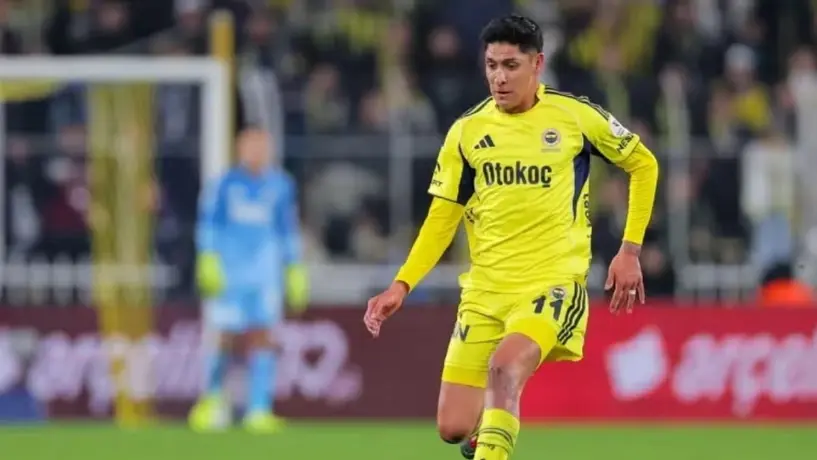 Edson Álvarez en peligro: Fenerbahce apunta a fichar a N'Golo Kanté