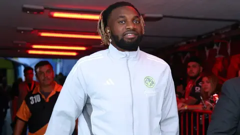 ¡Qué elegancia! Allan Saint-Maximin presumió en redes sociales su calidad en el campo