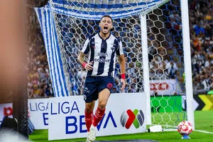 Rayados informa que Lucas Ocampos sufrió una parálisis facial