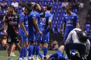 ¡De cárcel! Puebla se quedó con 10 tras fuerte entrada de Fernando Monarrez