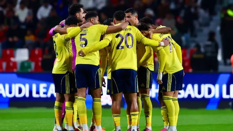 Equipo de Al-Nassr tras victoria I AP