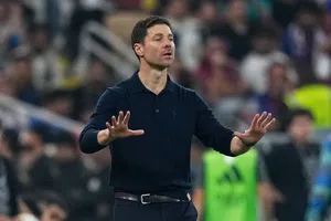 ¿Predijo la llegada de Arbeloa? La rueda de prensa en la que Xabi Alonso 'condenó' su destino