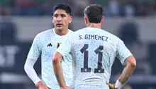 ¡En gran momento! Edson Álvarez supera a Santiago Giménez
