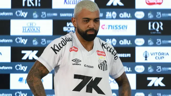 "Estás en deuda": Barra de Santos 'amenaza' a Gabigol en plena conferencia de prensa