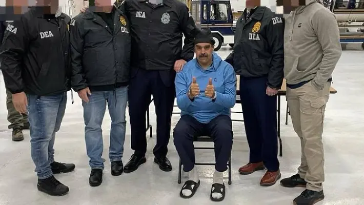 Filtran primeras imágenes de Maduro en la DEA: deseó feliz año y posó con los pulgares arriba