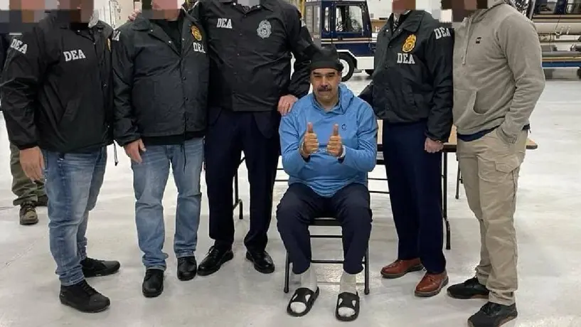 Filtran primeras imágenes de Maduro en la DEA: deseó feliz año y posó con los pulgares arriba