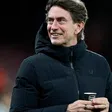 ¿Traición? Entrenador de Tottenham es visto con vaso del Arsenal y es duramente criticado