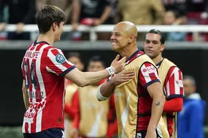 ‘Chicharito’ fue clave para el buen momento de la ‘Hormiga’ González, asegura Efraín Flores