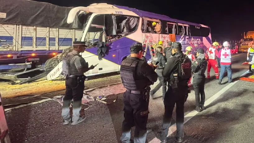 Tragedia en Tamaulipas: autobús choca contra tráiler y deja dos muertas y más de 35 heridos