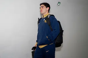 Eduardo Arce asiste al Pumas vs León para seguir a César Garza