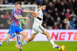 Con Raúl Jiménez como titular, Fulham rescató el empate ante Crystal Palace