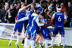 Sam Heathcote, el profesor que hizo historia en la FA Cup y volvió a clases como héroe