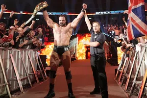 ¡Por fin! Drew McIntyre venció a Cody Rhodes para coronarse nuevo campeón indiscutido de WWE