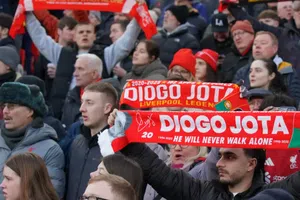 Anfield rinde un emotivo tributo a Diogo Jota con la presencia de sus hijos