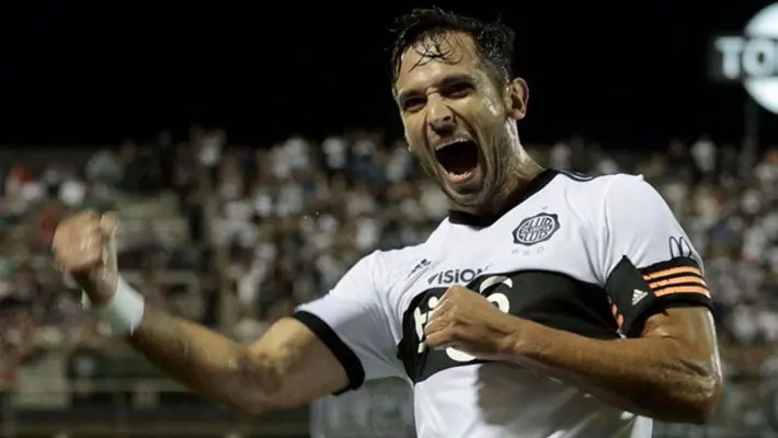 Roque Santa Cruz, a sus 44 años de edad, jugará la Copa Sudamericana con el Nacional
