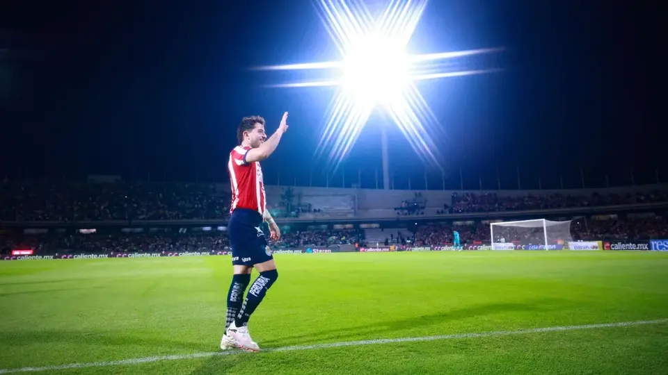 ¡BOMBAZO! Alan Mozo se va de Chivas con rumbo a histórico de la Liga MX