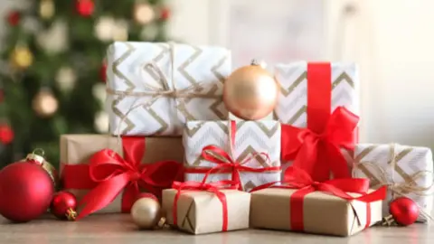 Alerta por estafa “regalos navideños”: cómo funciona y cómo no caer en ella